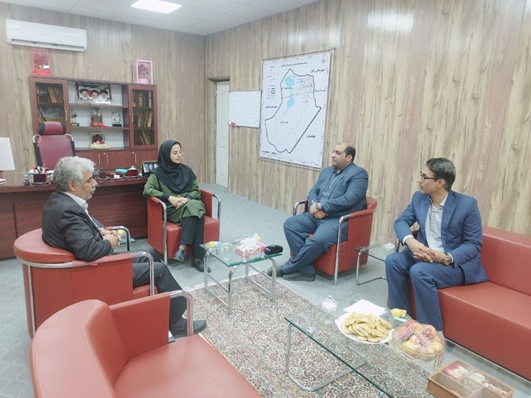 دیدار مدیرکل دامپزشکی سیستان و بلوچستان با فرماندار هامون / تأکید بر تقویت خدمات به دامداران عشایری منطقه